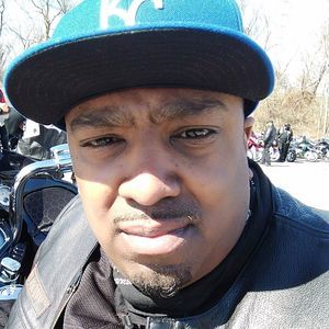 Meet your Posher, Manu